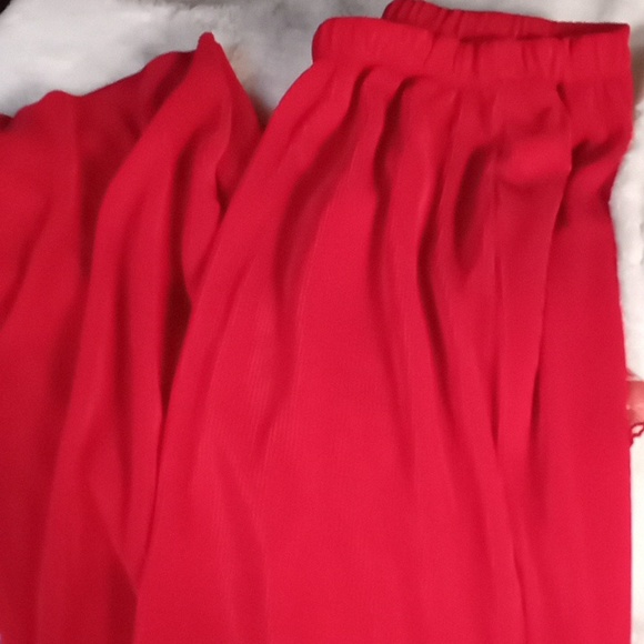 Adrian Karen set 2x sized top blouse and 3x sized long red skirt - Picture 5 of 5